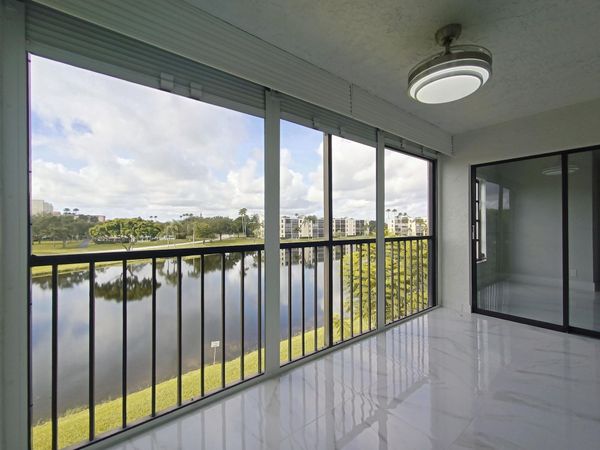 7320 Amberly Lane, Unit 305, Delray Beach, FL 33446
