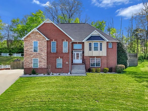 2235 Jasmine Dr , Clarksville, TN 37043
