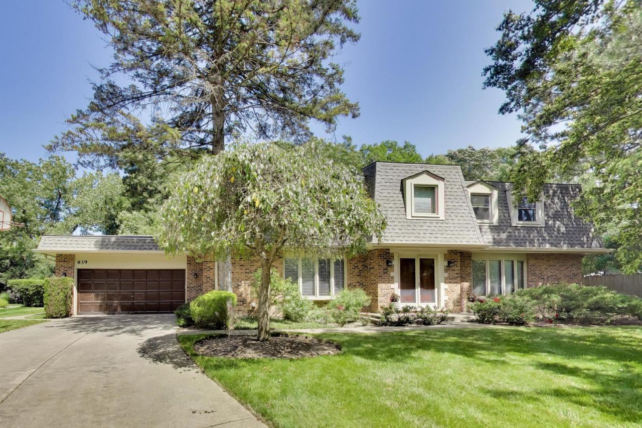 839 Edgewood Court, Highland Park, IL 60035 Main Photo
