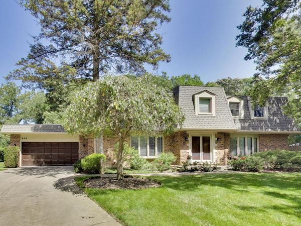 839 Edgewood Court, Highland Park, IL 60035