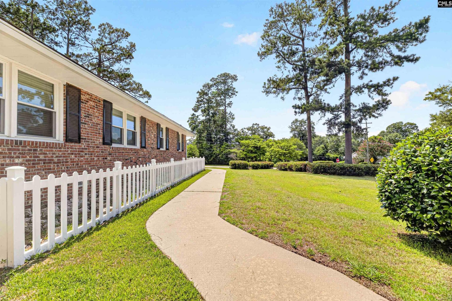 1793 Forest Drive  Photo 4