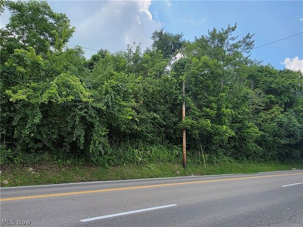 Coshocton Avenue , Cambridge, OH 43725