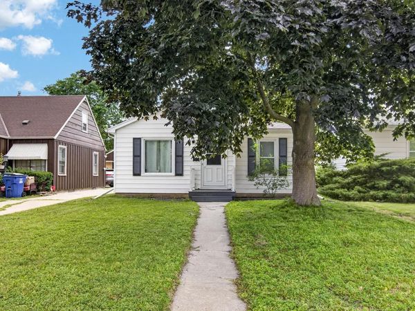 2304 James BOULEVARD, Racine, WI 53403