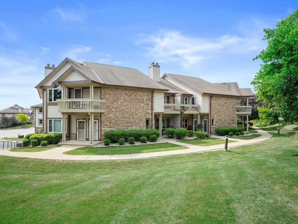 3604 W Rawson AVENUE W, Franklin, WI 53132