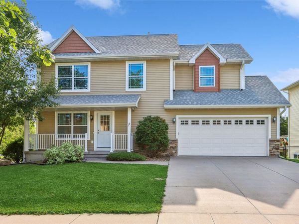 1332 Deer Run Drive NE, Cedar Rapids, IA 52402