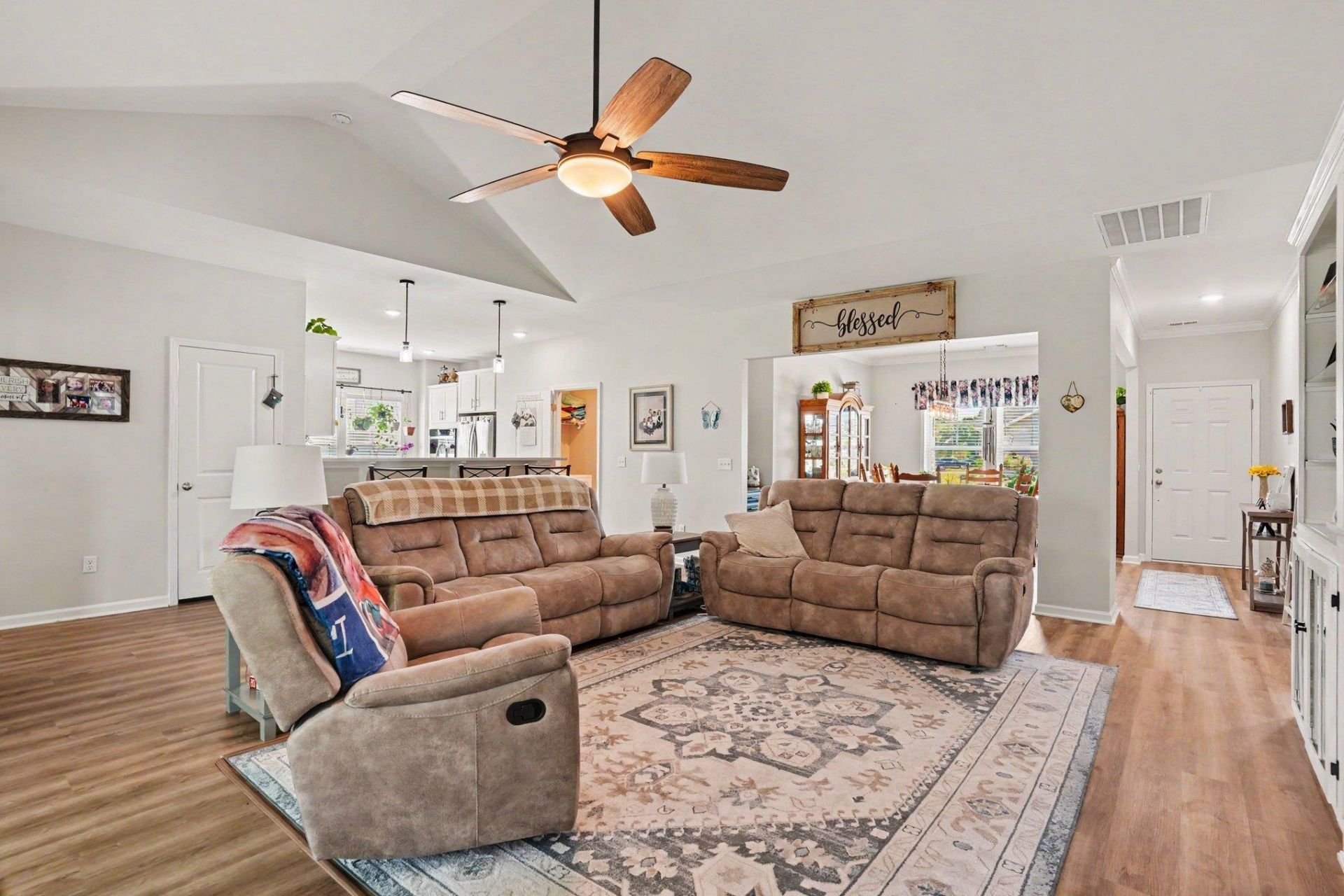 127 Avery Woods Dr.  Photo 8
