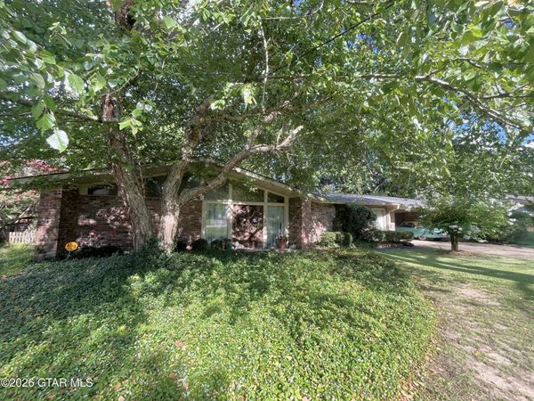 472 S Eshman Avenue, West Point, MS 39773