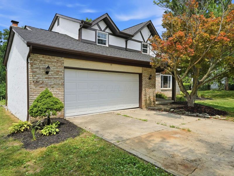 11773 Streamside Drive NW, Pickerington, OH 43147 Photo 3
