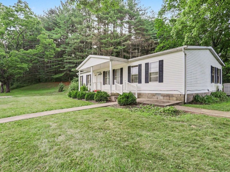 17563 Buckingham Road , Logan, OH 43138 Photo 4