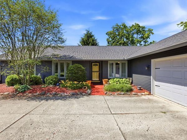 835 Loire Valley Circle , Marion, OH 43302