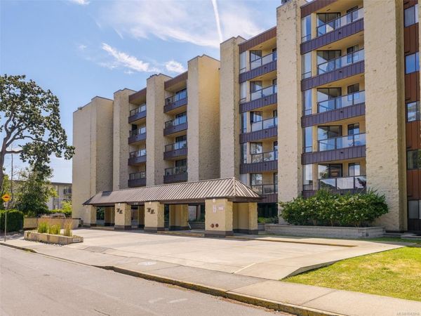 1745 Leighton Rd, Unit #213, Victoria, BC V8R 6R6