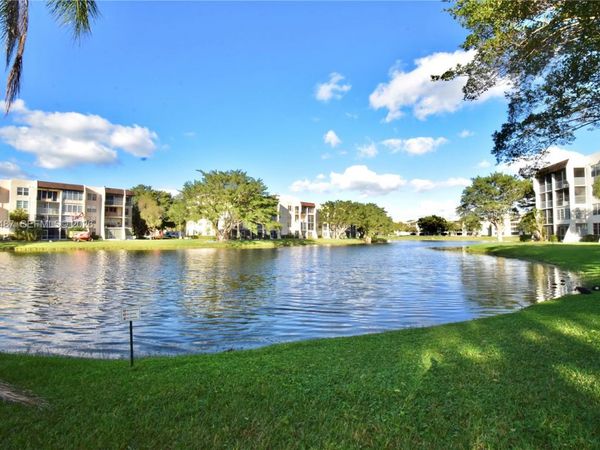 9311 Orange Grove Dr, Unit 411, Davie, FL 33324