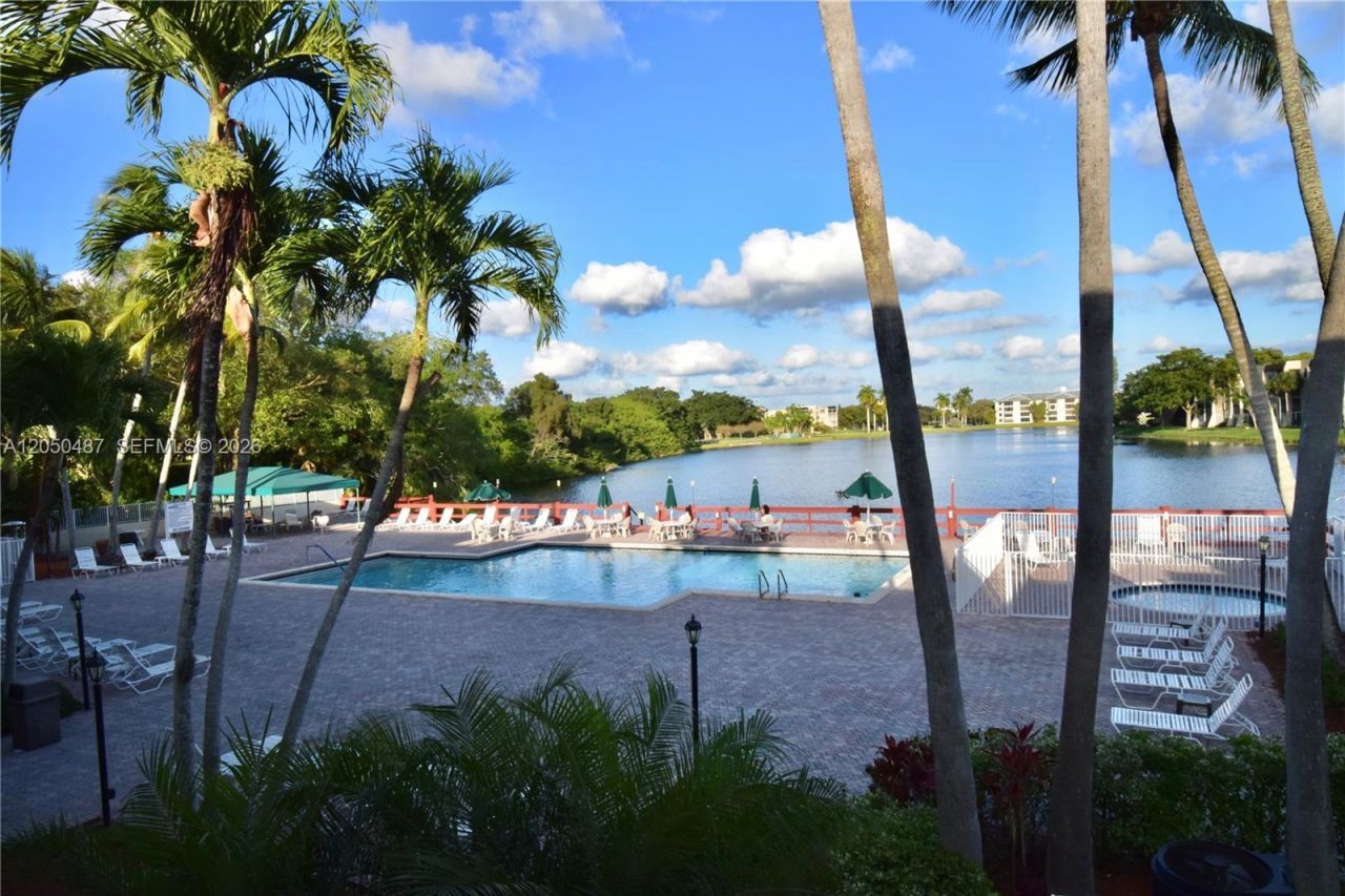9311 Orange Grove Dr, Unit 411, Davie, FL 33324 Photo