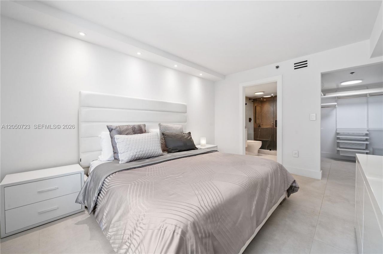 540 Brickell Key Dr , Unit 719, Miami, FL 33131 Photo