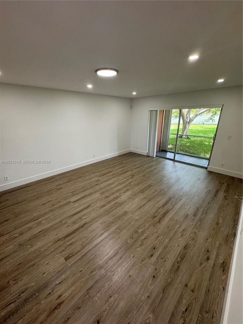 9937 Three Lakes Cir, Unit 14d, Boca Raton, FL 33428 Photo