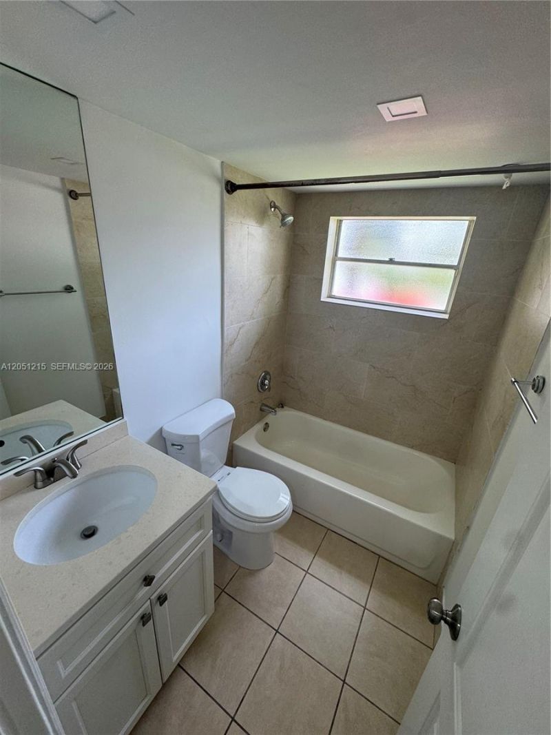 9937 Three Lakes Cir, Unit 14d, Boca Raton, FL 33428 Photo