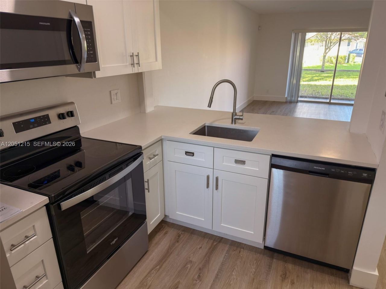 9937 Three Lakes Cir, Unit 14d, Boca Raton, FL 33428 Photo