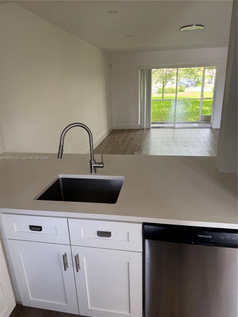 9937 Three Lakes Cir, Unit 14d, Boca Raton, FL 33428 Photo