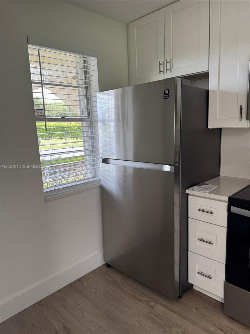 9937 Three Lakes Cir, Unit 14d, Boca Raton, FL 33428 Photo
