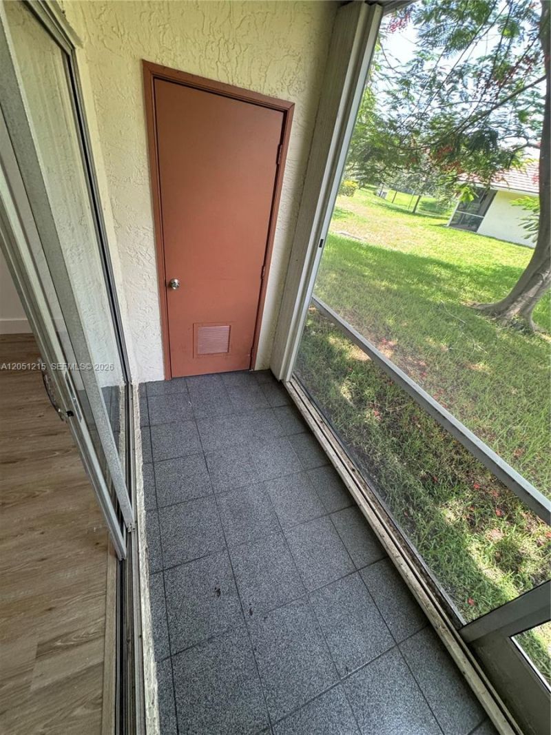 9937 Three Lakes Cir, Unit 14d, Boca Raton, FL 33428 Photo