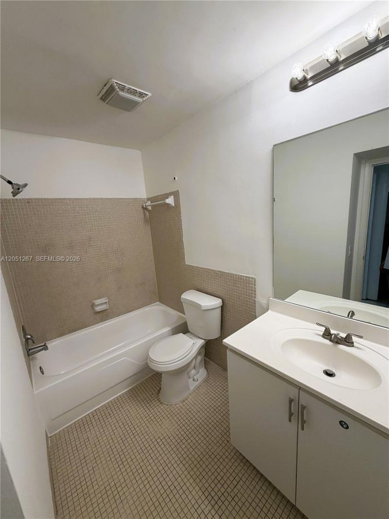 7340 SW 82nd St, Unit C205, Miami, FL 33143 Photo