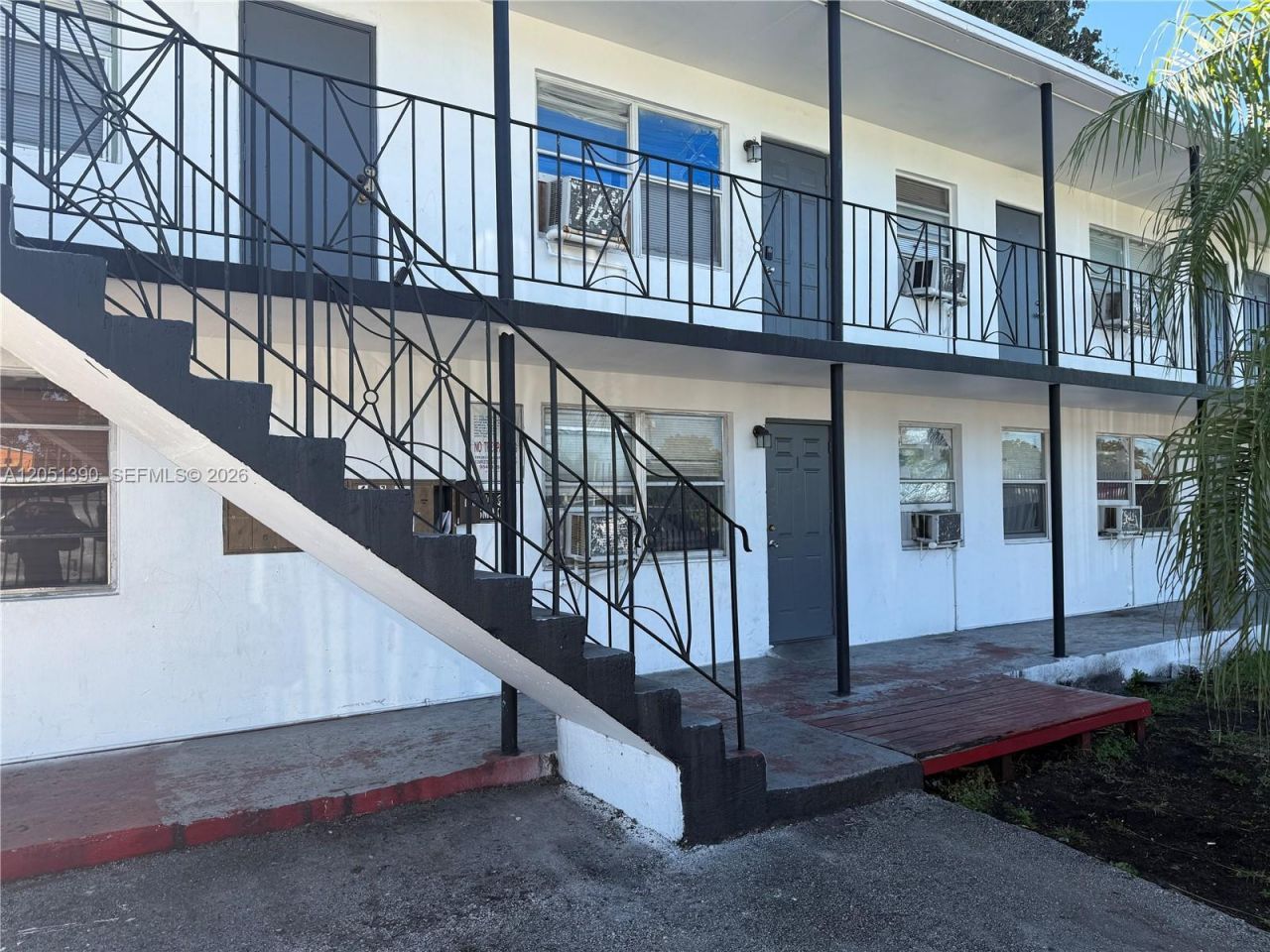 1306 NW 61st St , Unit 5, Miami, FL 33142 Photo