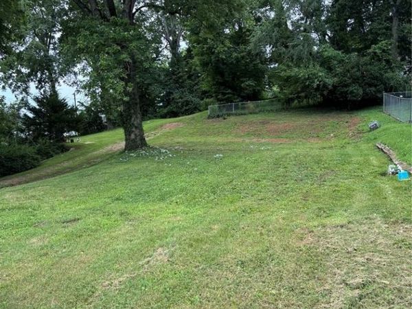 315 Iris Street , Piedmont, MO 63957