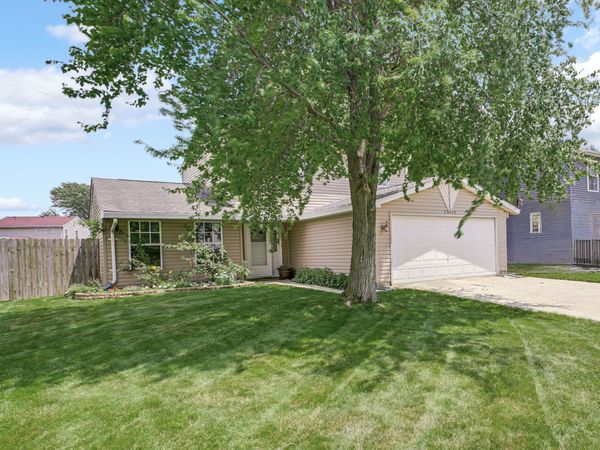 20547 S Frankfort Square Road, Frankfort, IL 60423