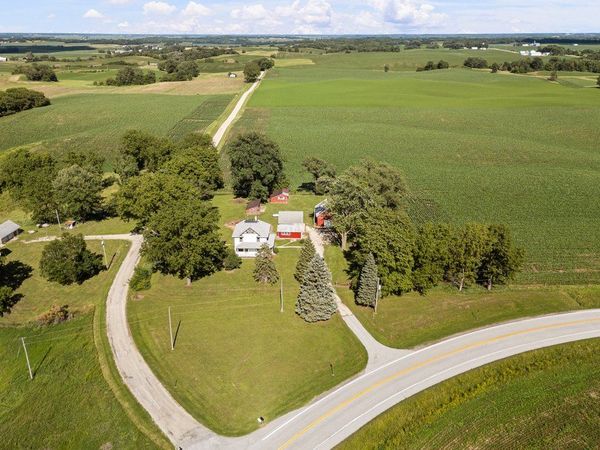 12817 256th Street N, Port Byron, IL 61275
