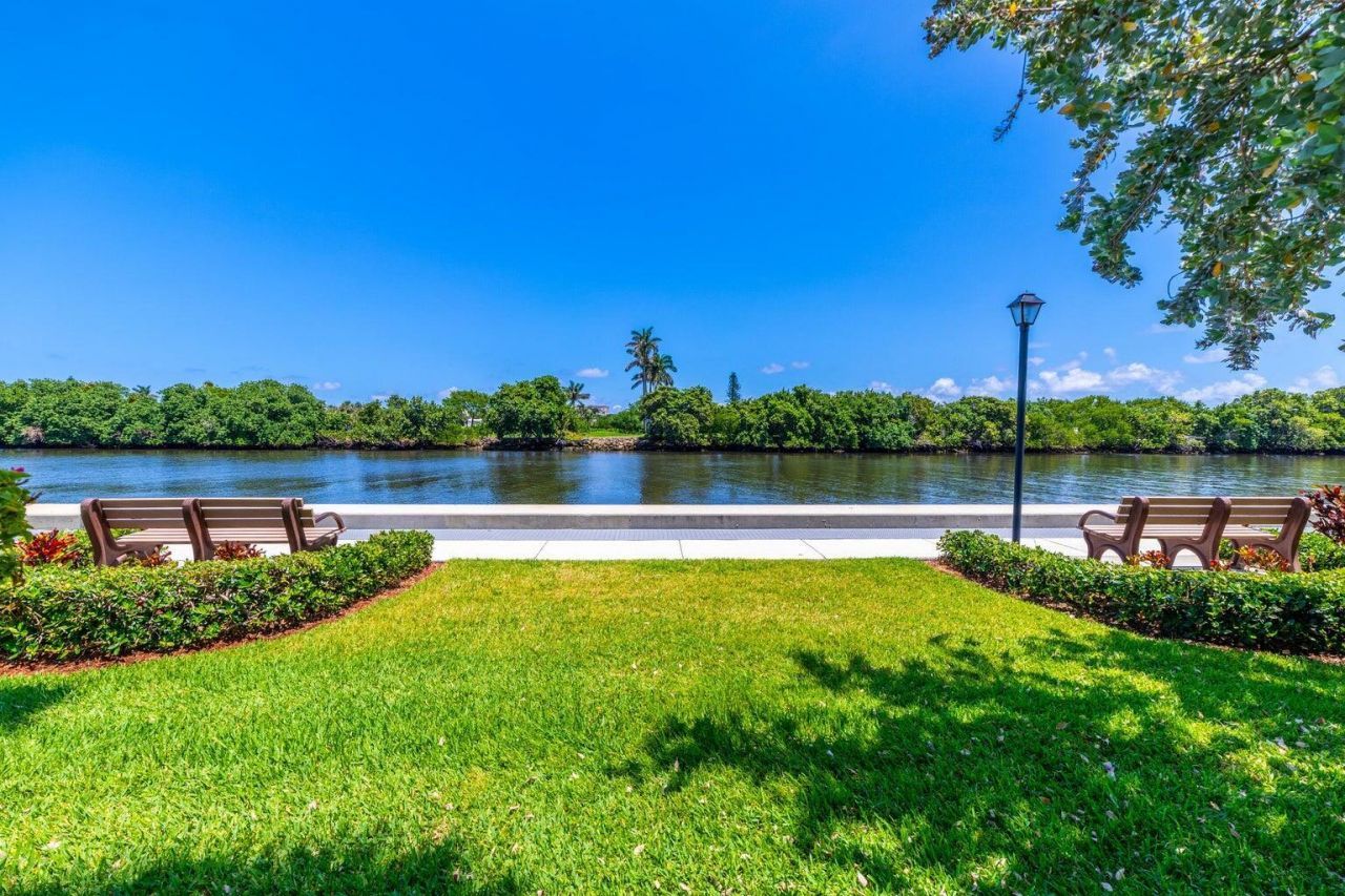 30 Colonial Club Drive, Unit 202, Boynton Beach, FL 33435 Photo