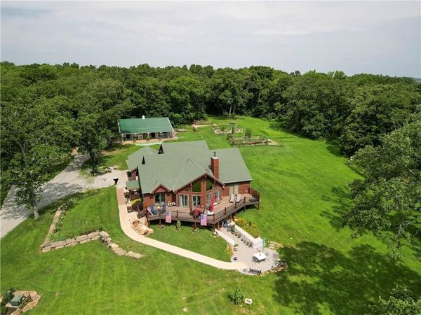 2163 E 500 Road, Lecompton, KS 66050