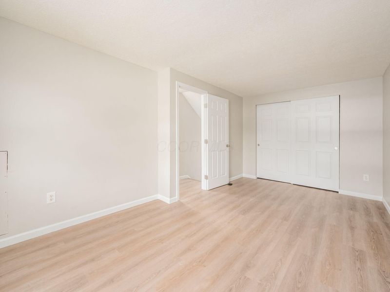 660 Cherry Hollow Road, Unit E, Columbus, OH 43228 Photo 17
