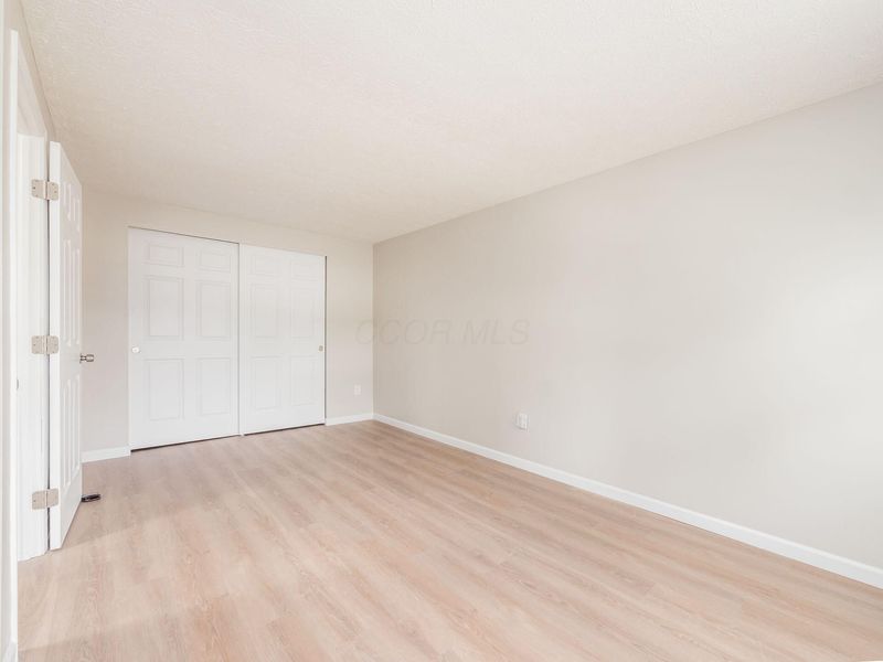 660 Cherry Hollow Road, Unit E, Columbus, OH 43228 Photo 18
