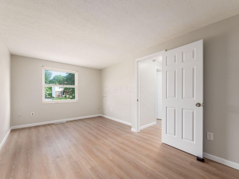 660 Cherry Hollow Road, Unit E, Columbus, OH 43228 Photo 19