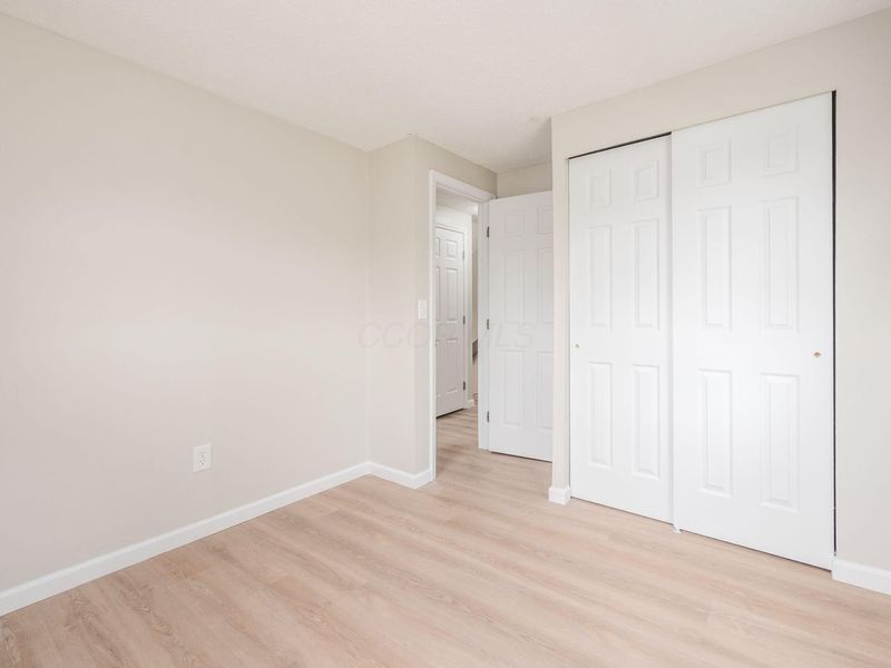 660 Cherry Hollow Road, Unit E, Columbus, OH 43228 Photo 21