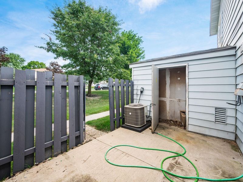 660 Cherry Hollow Road, Unit E, Columbus, OH 43228 Photo 30