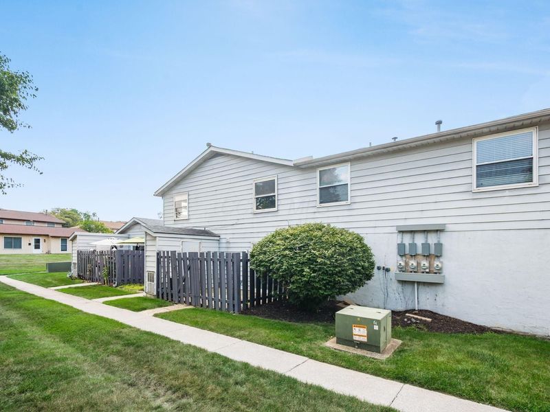 660 Cherry Hollow Road, Unit E, Columbus, OH 43228 Photo 33