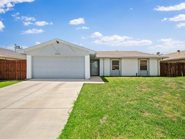 2314 Benbrook Drive, Carrollton, TX 75007
