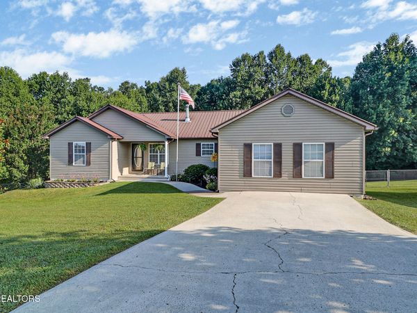 661 Grace Hill Drive, Crossville, TN 38571