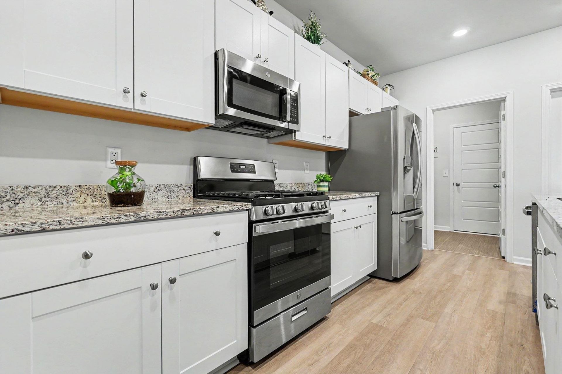 749 Wapama St.  Photo 10