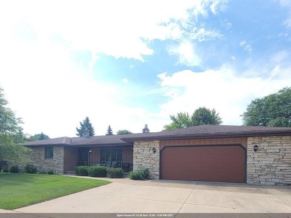 1101 E MEADOW GROVE BOULEVARD, Appleton, WI 54915