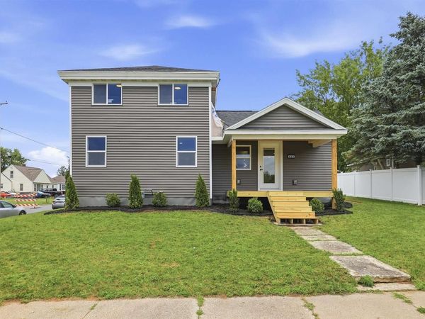 421 W MAIN STREET, Hortonville, WI 54944