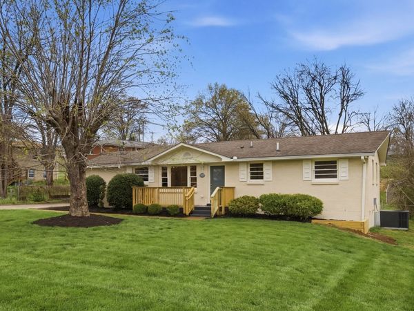 1725 Welcome Ln, Nashville, TN 37216