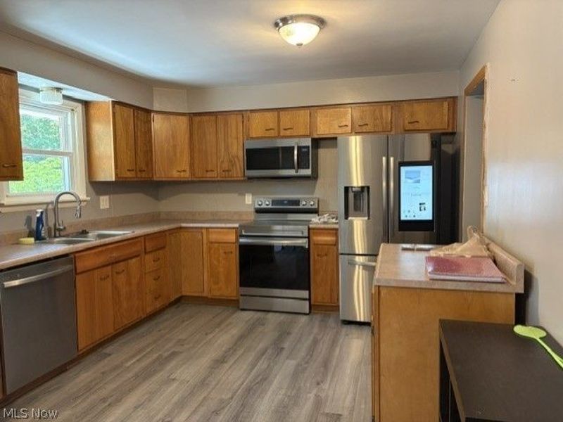 355 Terri Avenue, Steubenville, OH 43952 Photo 13