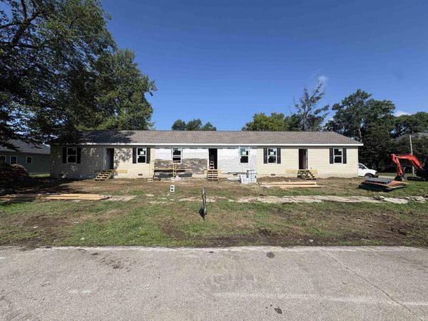 124, 126, 128 Lincoln Street, Oakland City, IN 47660