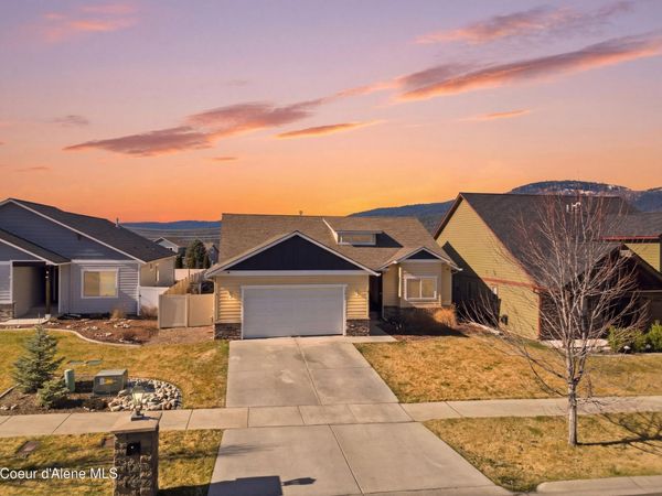 13421 N Shimmering Ct , Rathdrum, ID 83858