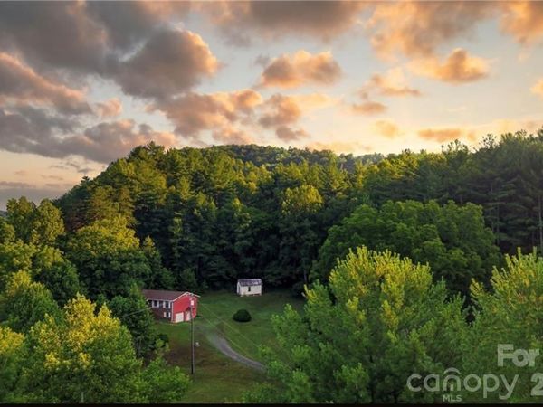 11526 US Highway 421 None , Purlear, NC 28665
