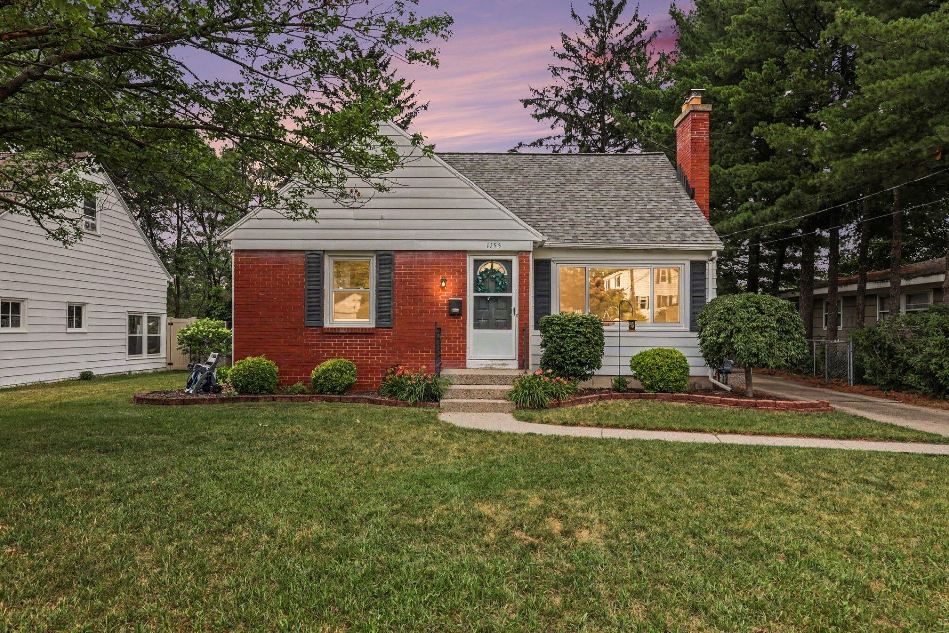 1155 Northwood Street Ne, Grand Rapids, MI 49505 Main Photo