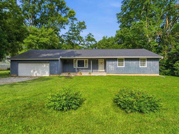 1109 S CREVE COEUR Avenue, Creve Coeur, IL 61610