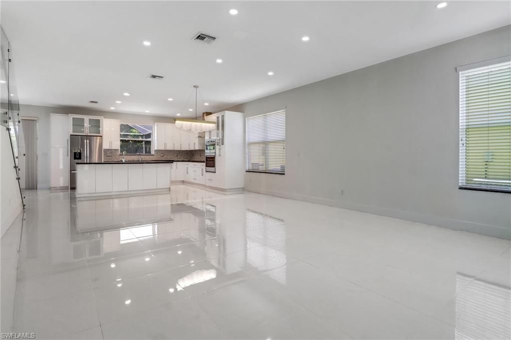 8271 Laurel Lakes Way, Naples, FL 34119 Photo